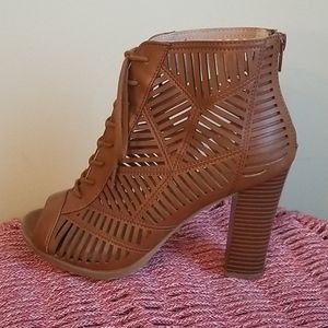 Heeled ankle booties